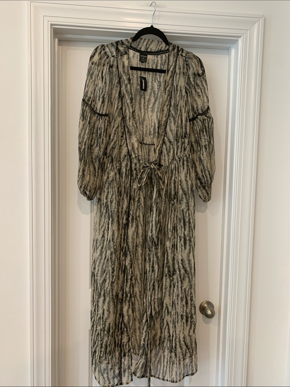 Express sheer Black and Cream Printed Maxi Duster with Tie Waist M NWT